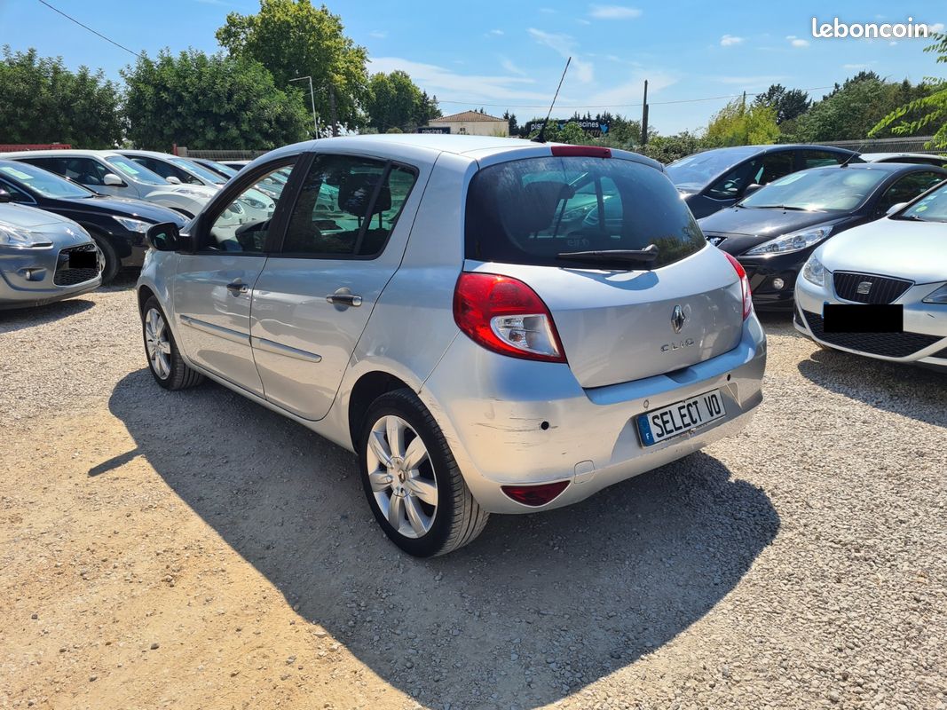 RENAULT CLIO III dCi 105 eco2 Dynamique (image 4)