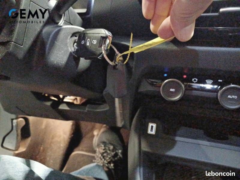Citroën C4 e- 136 ch Automatique Feel Pack (image 16)