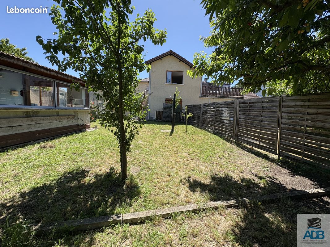 Immeuble 375 m² · à Roanne · 375 m² · 279 000 €