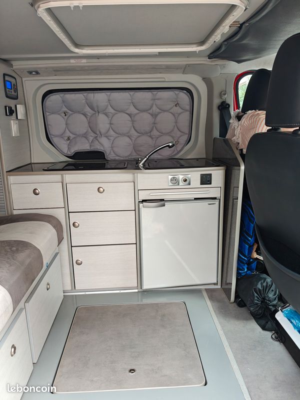 Van aménagé Renault Trafic L2H1 - 4 places - boîte auto (image 4)