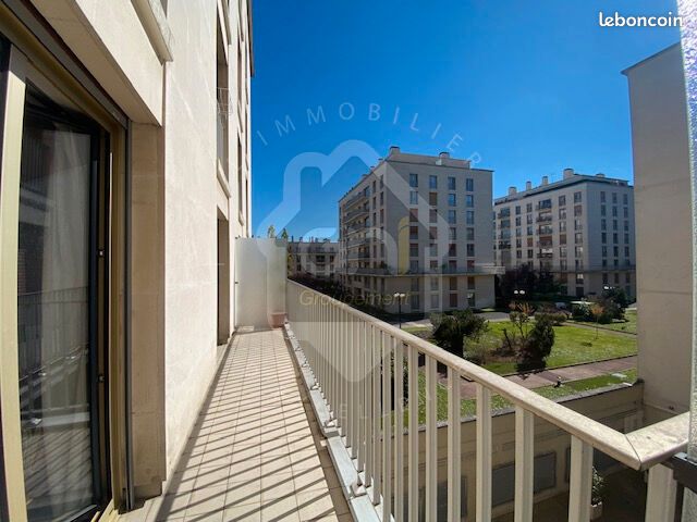 Appartement 5 pièces 118 m² · à Versailles · 118 m² · 460 000 €