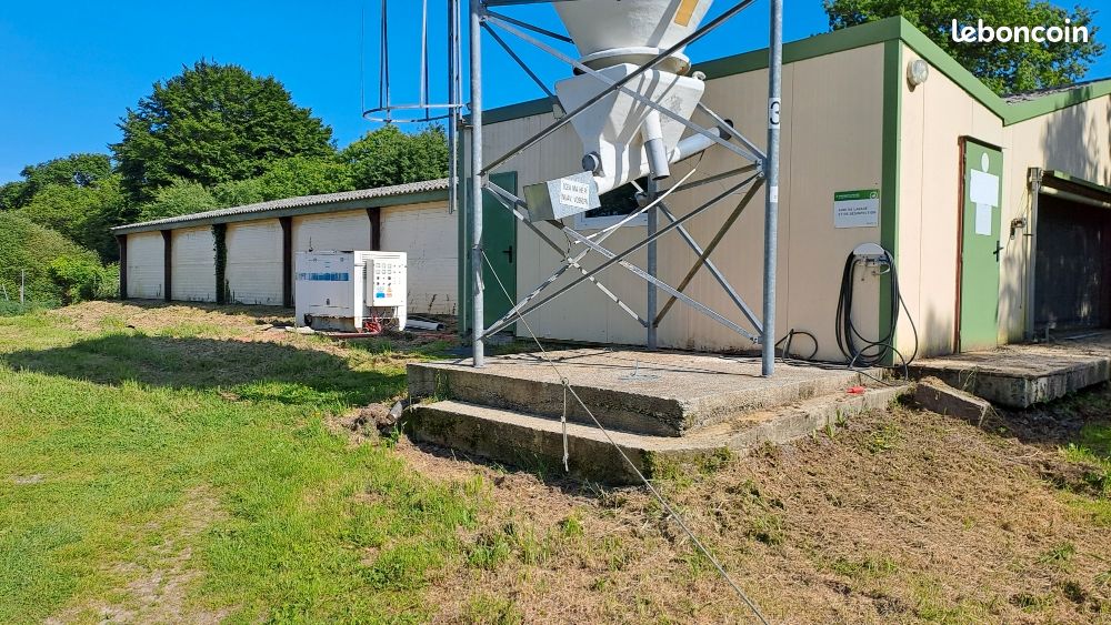 Maison 1 pièce 425 m² · à Plouray · 425 m² · 65 590 €