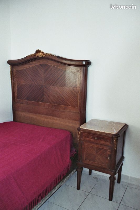Chambre à coucher d'époque exceptionnelle - lits jumeaux XIXe bois de rose sur noyer massif (image 4)