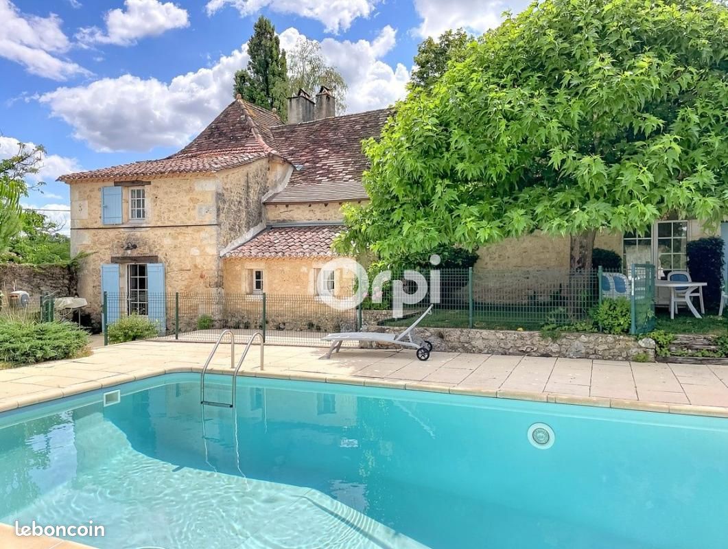 Maison 4 pièces 159 m² · à Queyssac · 159 m² · 290 000 €