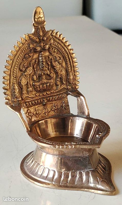 Lot De 2 Lampes à Huile (diya) En Laiton Pour Pooja - Dimensions 7,5 X 5 X 2,5 Cm - Usage Spirituel, Autel, Cérémonies