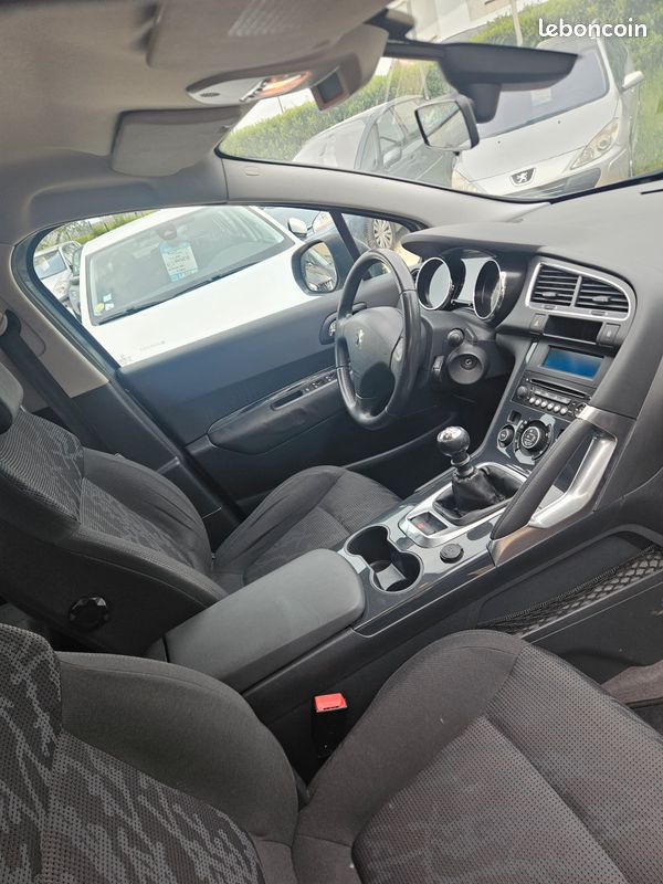PEUGEOT 3008 1.6 HDi FAP 112 cv (image 5)