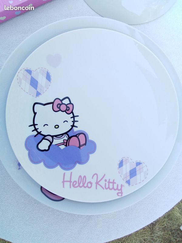 Lot de vaisselle Hello Kitty Party neuf vintage (image 4)