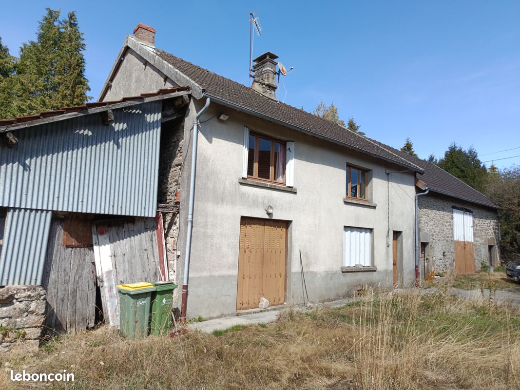 Maison 7 pièces 208 m² · à Saint-Léger-la-Montagne · 208 m² · 95 000 €
