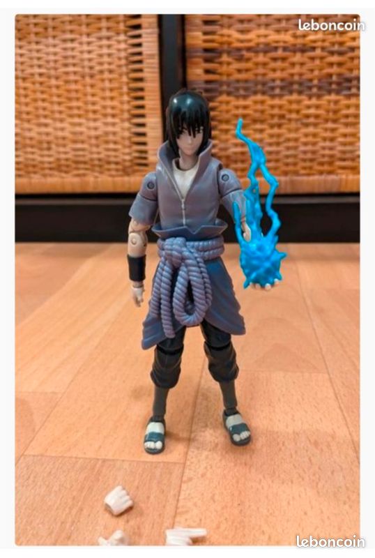 Naruto - Figurine articulée de 12 cm - A Construire avec Ses Accessoires - Assortiment de 2 Personnages à Collectionner Naruto et Sasuke – avec Socle de Maintien - 54039