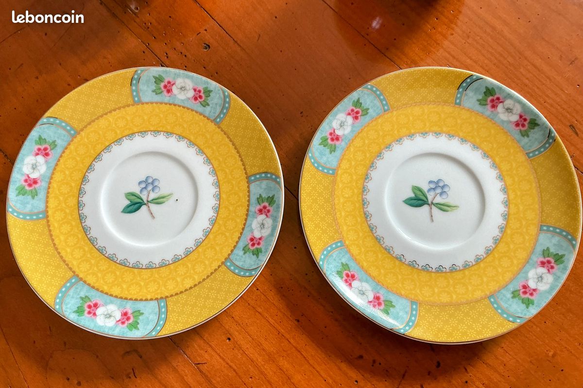 2 charmantes tasses à thé et soucoupes porcelaines (image 4)