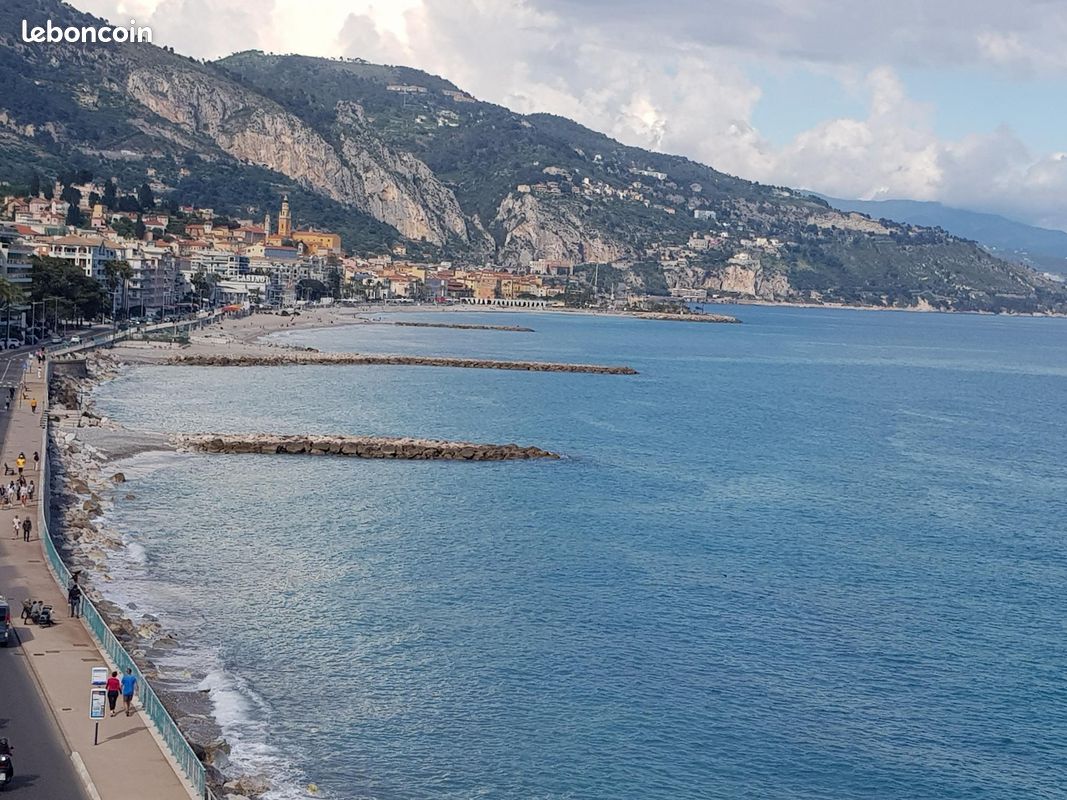 Grand studio au cinquième étage face à la mer à Menton pour 4 personnes Cote d Azur Provence (image 3)