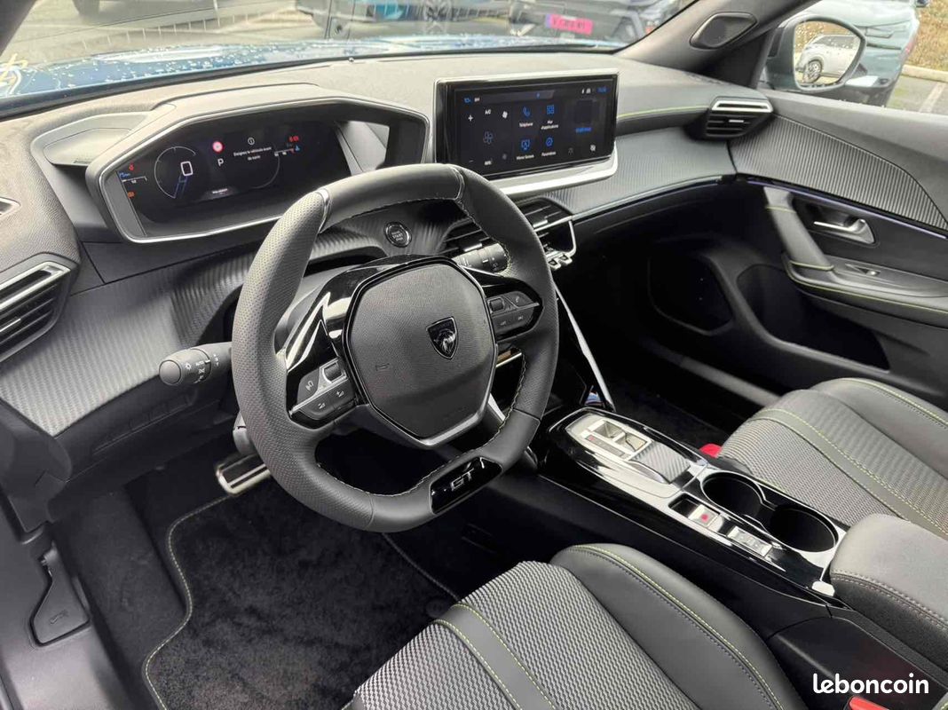 Peugeot 2008 1.2 HYBRID 145CH GT E-DCS6 (image 10)