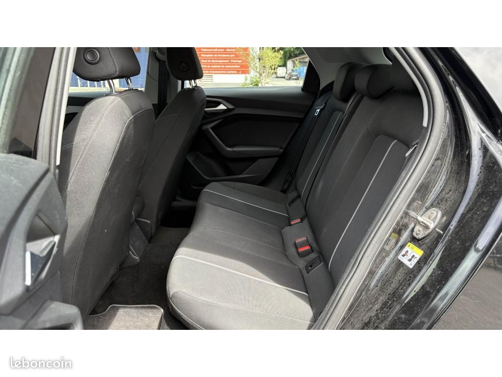 AUDI A1 Sportback - 1.0 30 TFSI 116ch Boite Auto Business line / Garantie 12 mois / Pneus AV neufs (image 13)