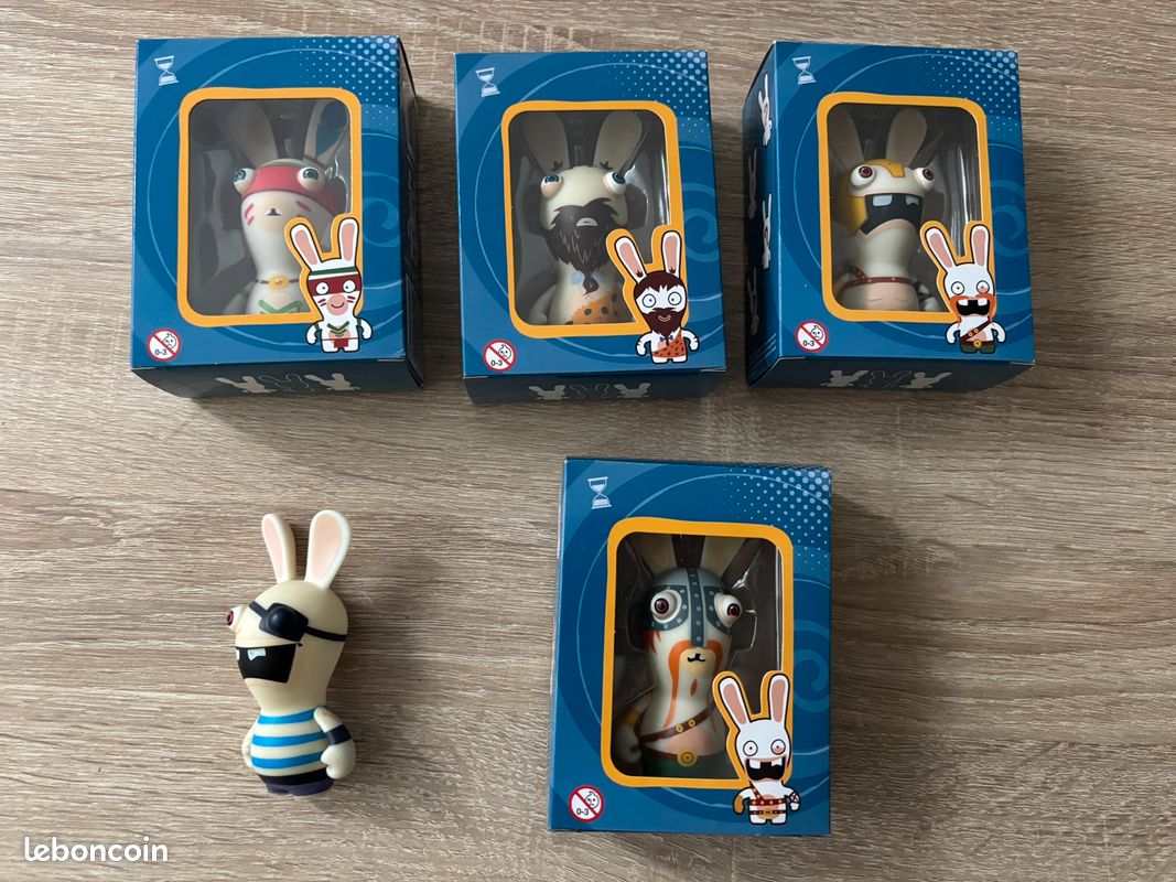 Lot de figurines lapins crétins ubisoft retour vers le passé (image 1)