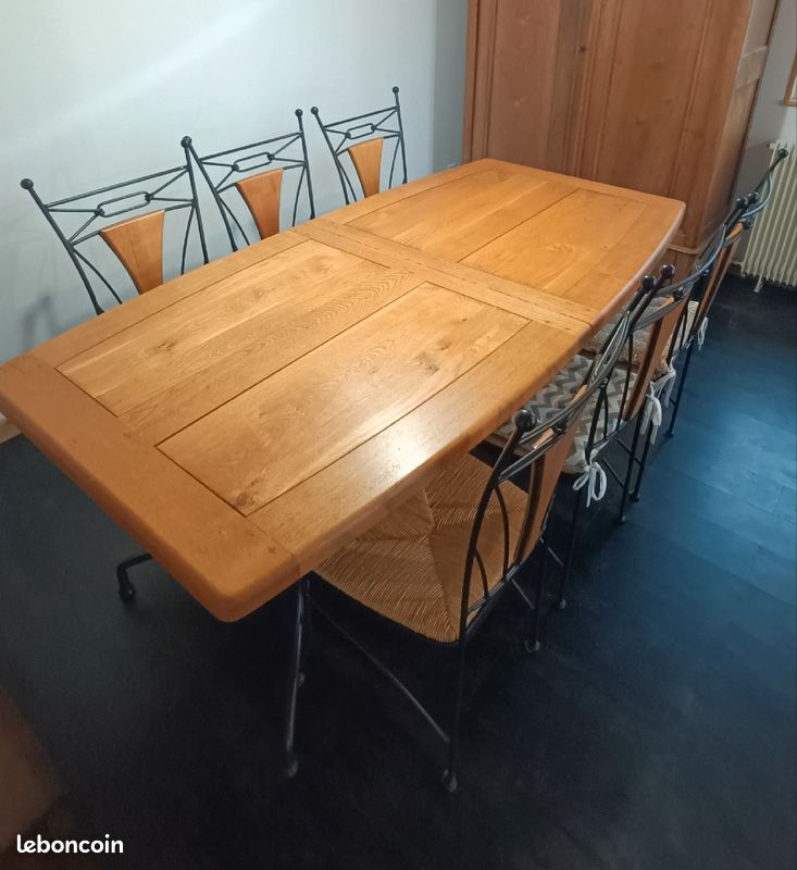 Table 6/12 en chêne massif et fer forgé + 6 chaises (image 1)