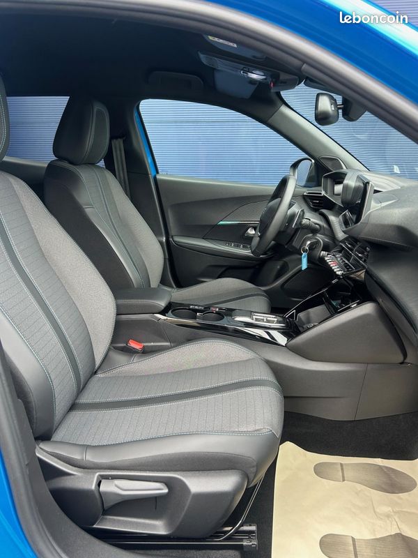 Peugeot 2008 (2) BLUEHDI 130 EAT8 ALLURE PACK (image 11)