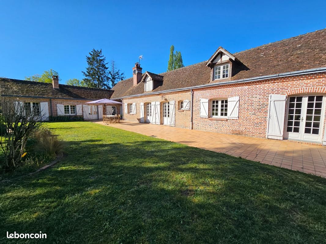 Maison 13 pièces 292 m² · à Marcilly-en-Villette · 292 m² · 790 900 €