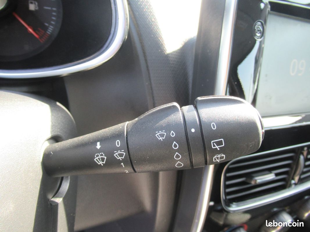 Renault CLIO IV TCE 90 CV ZEN Business ECO2 (image 18)