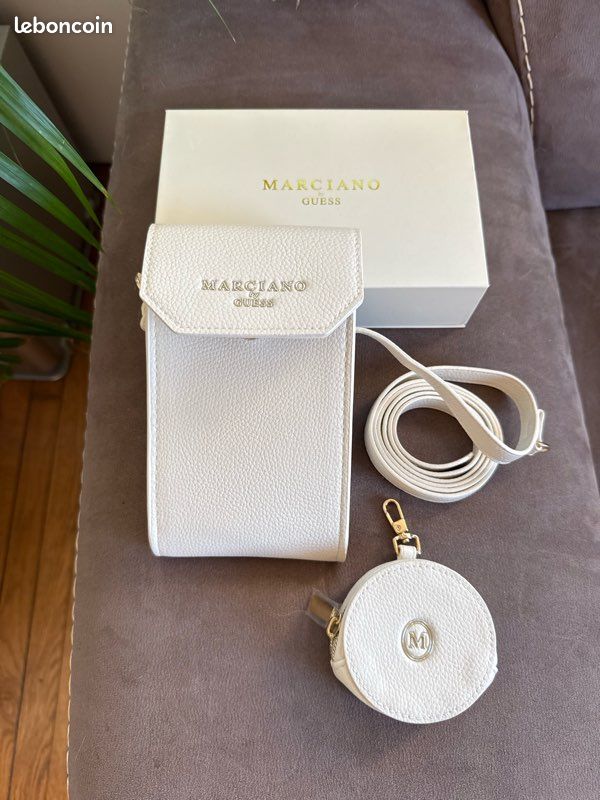 Pochette marciano by Guess (image 1)