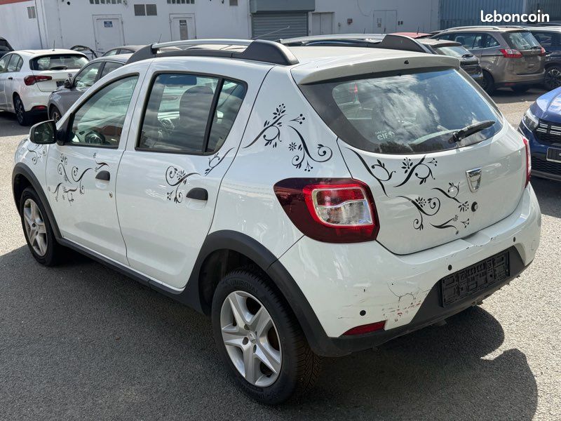 Dacia Sandero stepway léger endommagé CARTE GRISE OK ✅ (image 4)