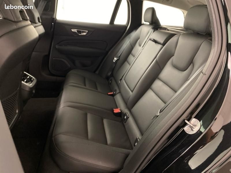 Volvo V60 B4 197ch Ultra Style Dark DCT 7 (image 10)