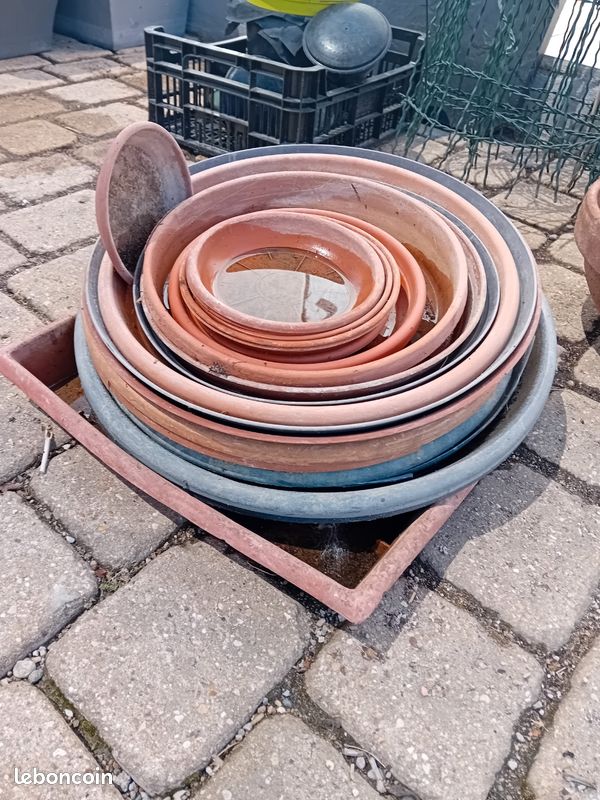 Soucoupe 28 cm pour pot 40 cm- Rouge bourgogne - Eda - Jardin Soucoupe 28 cm pour pot 40 cm- Rouge bourgogne - Eda - Jardin