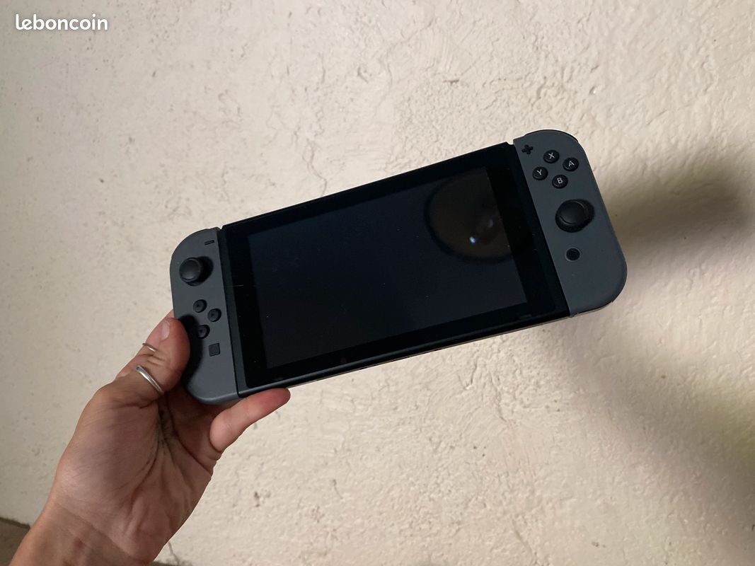 Nintendo switch neuve + housse de protection + 2 jeux (image 2)
