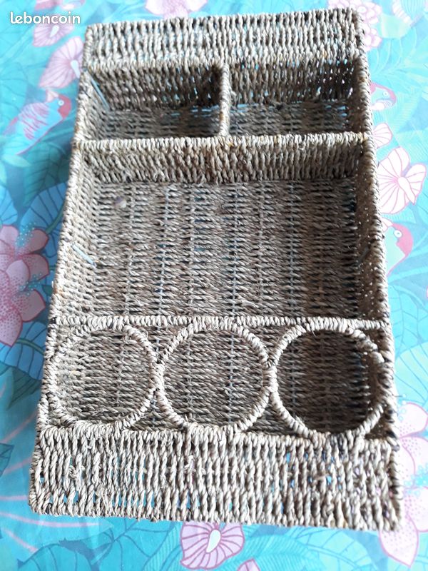 Plateau présentoir en paille tressée 50 x 30 cm (image 1)