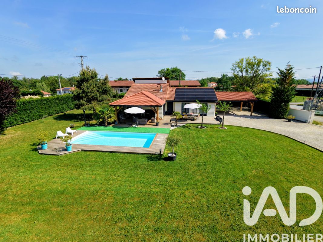 Maison 5 pièces 133 m² · à Poncins · 133 m² · 320 000 €