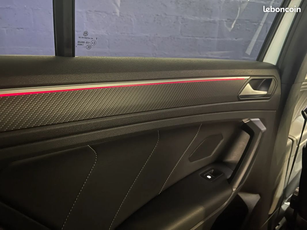 VOLKSWAGEN Tiguan 2.0 TDI 150ch R-Line - 2022 - CarPlay - Virtual cockpit - Led d'ambiance - Boîte auto (image 31)