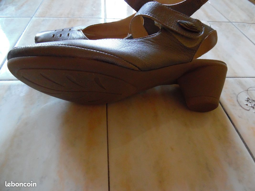CHAUSSURES FEMME P.39 PEDICONFORT NEUVES (lio1212) (image 1)
