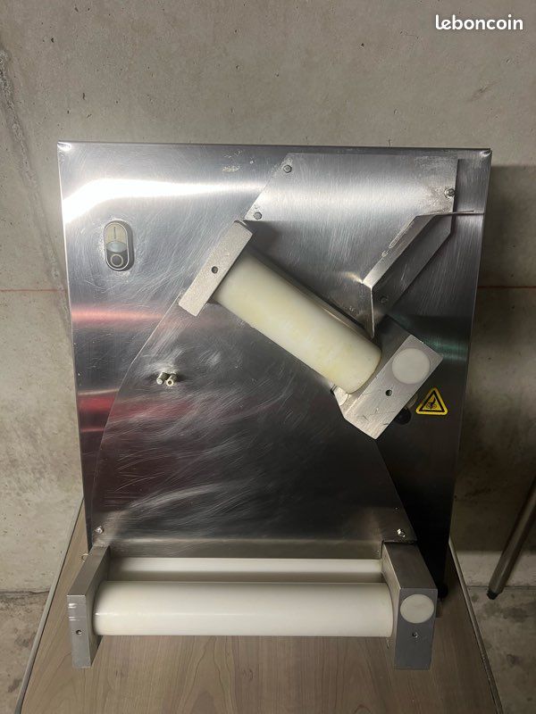 Laminoir à pâte professionnel – Inox (image 1)