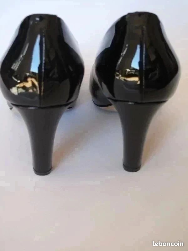 Escarpins vernis noirs Bally 36 (image 3)
