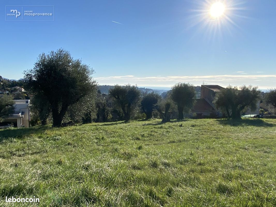 Terrain à bâtir de 1001 m² à VENCE (06) · 450 000 €