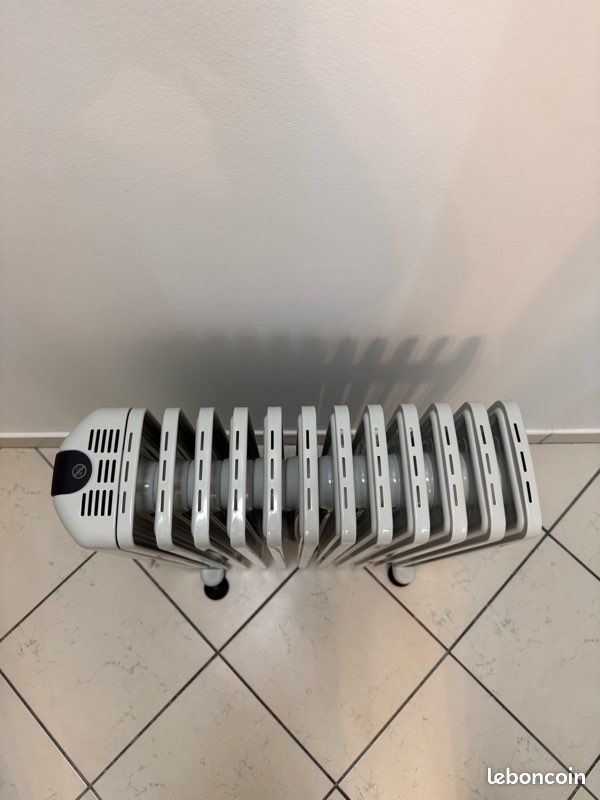 Radiateur neuf à bain d’huile DELONGHI avec garantie 1 an (image 9)