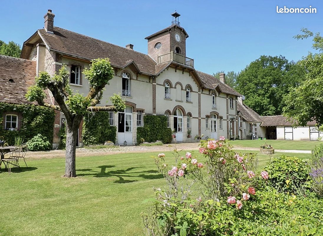 Maison 11 pièces 400 m² · à Chartres · 400 m² · 1 490 000 €