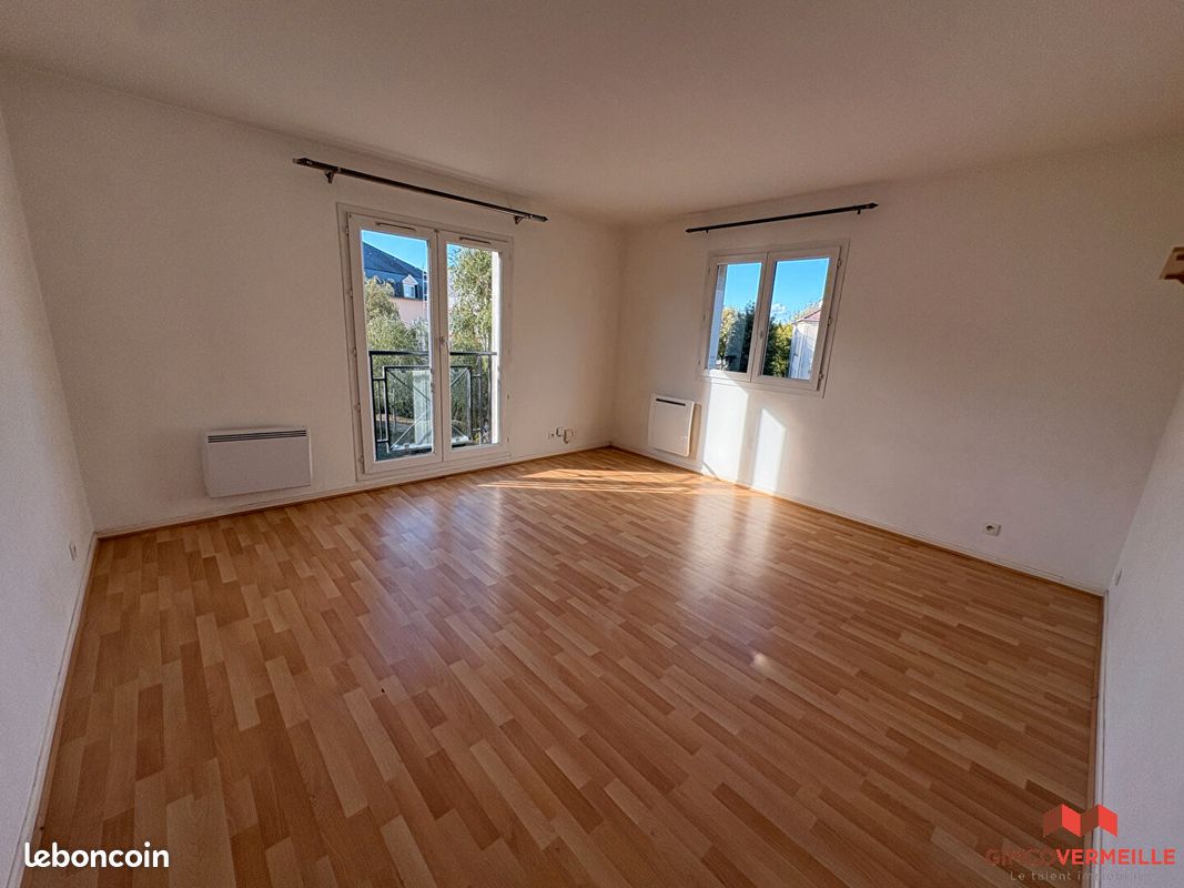 Appartement 2 pièces 43 m² · à Voisins-le-Bretonneux · 42,8 m² · 950 €/mois