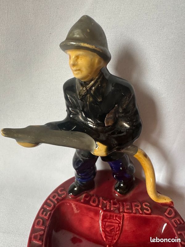 ANCIEN CENDRIER PUBLICITAIRE en faience vintage SAPEURS POMPIERS de PARIS (image 5)