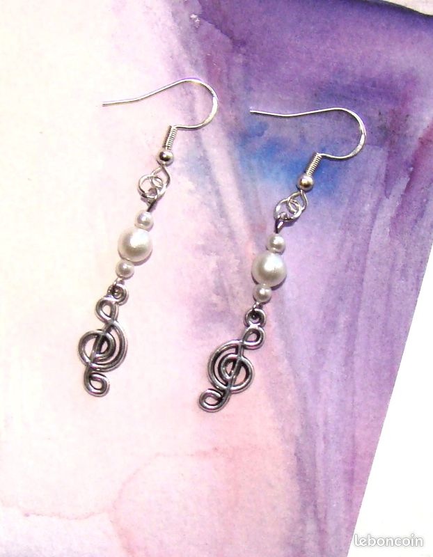 Boucles oreilles clé de sol perles blanches cr argent 925 (image 4)