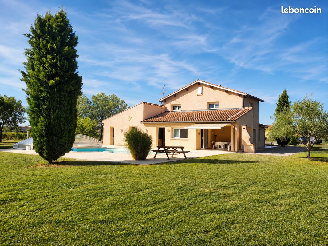 Maison 6 pièces 227 m² · à Lagrave · 227 m² · 399 000 €