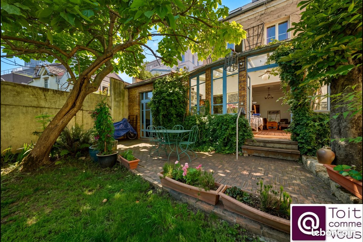 Maison 7 pièces 254 m² · à Gentilly · 254 m² · 988 000 €