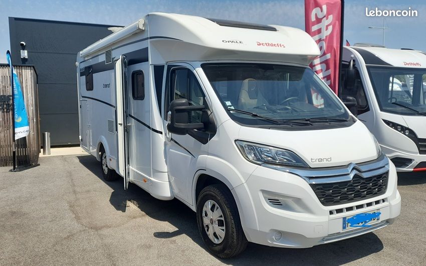 Camping-car Dethleffs trend T 7057 DBL lit central et salon face à face 7.40m (image 2)