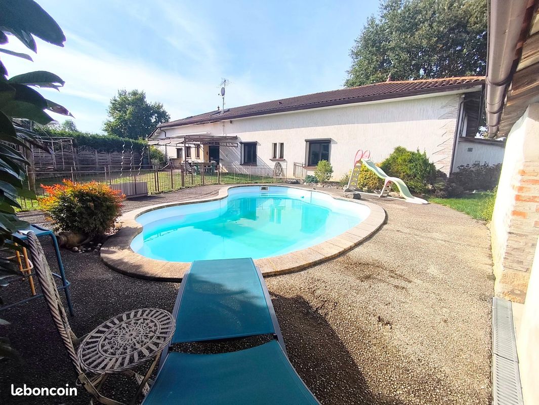 Maison 6 pièces 136 m² · à Polliat · 136 m² · 340 000 €
