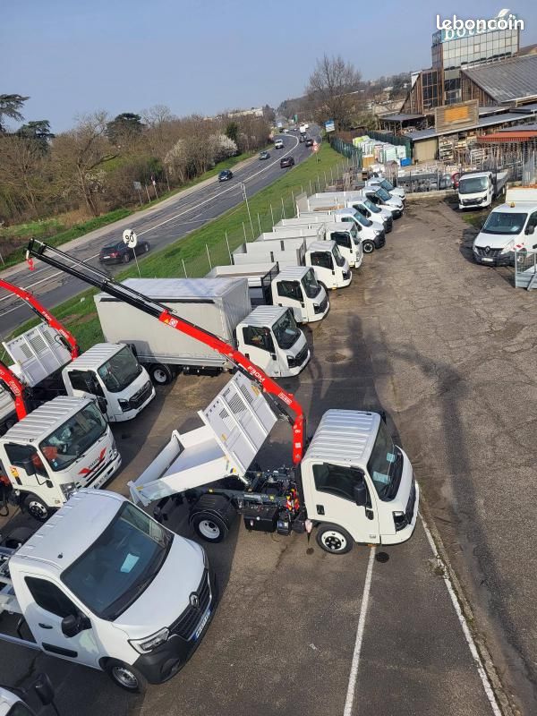 Isuzu M27 PLATEAU FACADIER 3.0 L 150 BOITE.ROBOTIQUE (image 8)