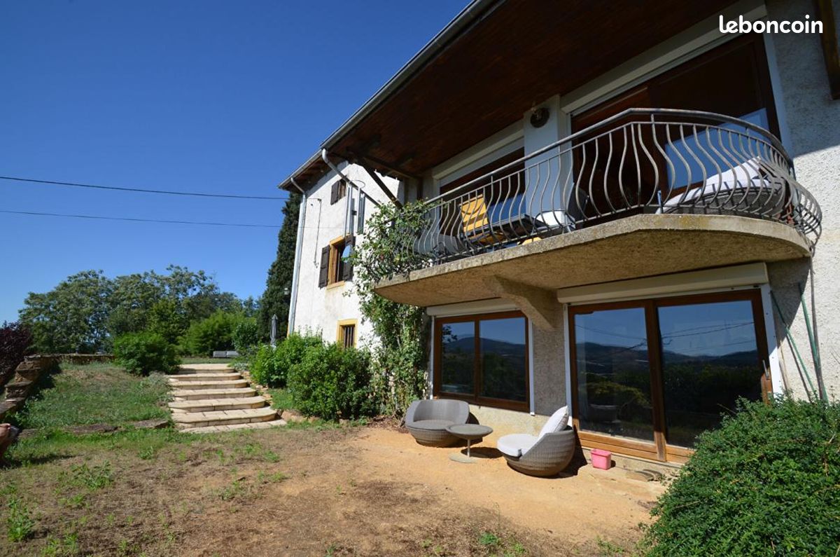 Maison 8 pièces 297 m² · à Lentilly · 297 m² · 486 000 €