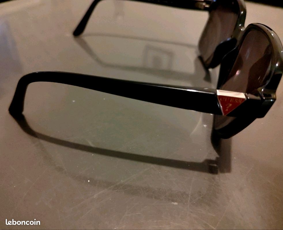 Lunette de soleil Guess (image 4)