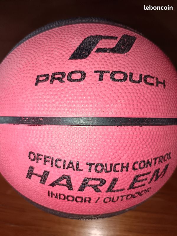 Urgent Ballon basket très peu utilisé (image 1)