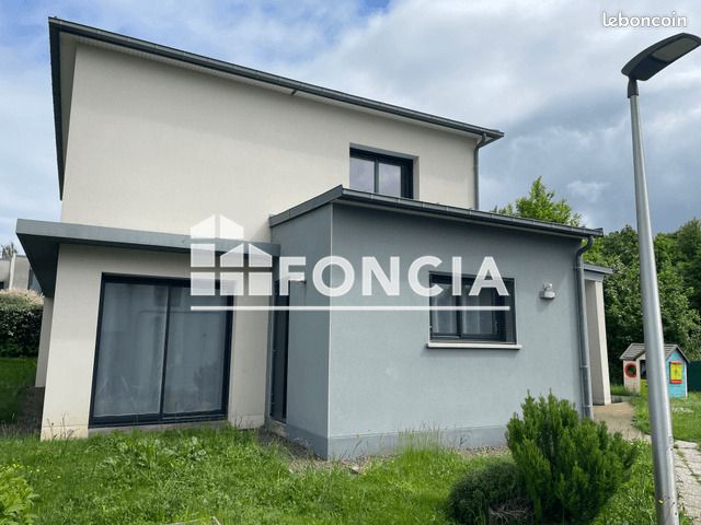 Maison 5 pièces 136 m² · à Chevaigné · 136 m² · 998 €