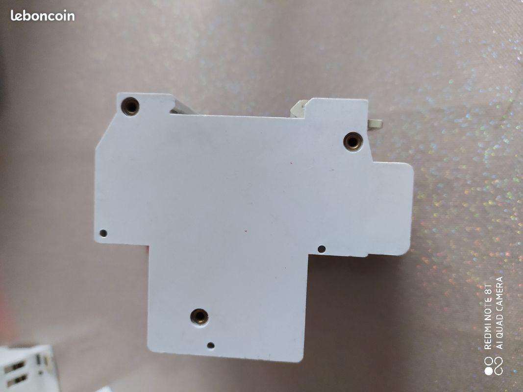 Disjoncteur différentiel 2x10A 300mA MERLIN GERIN (image 3)