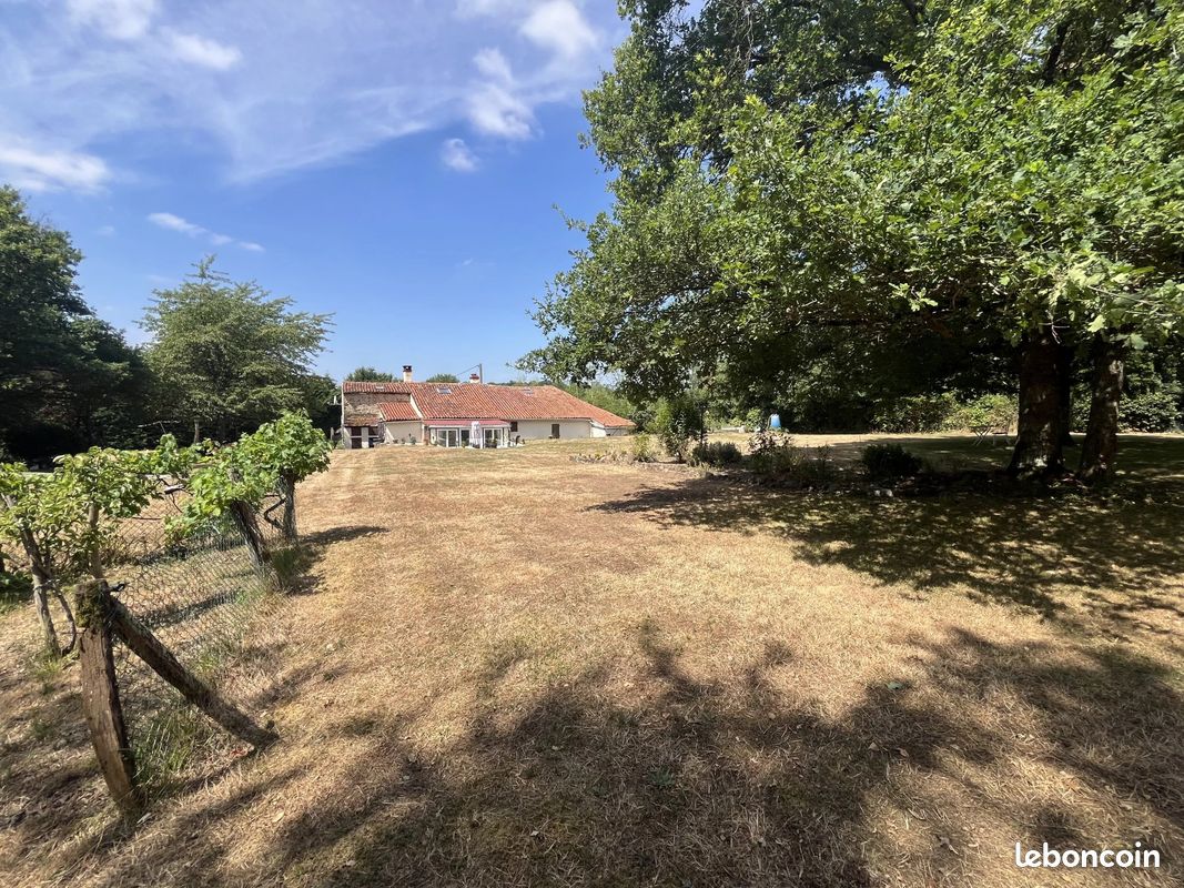 Maison 5 pièces 129 m² · à Oradour-Saint-Genest · 129 m² · 158 000 €